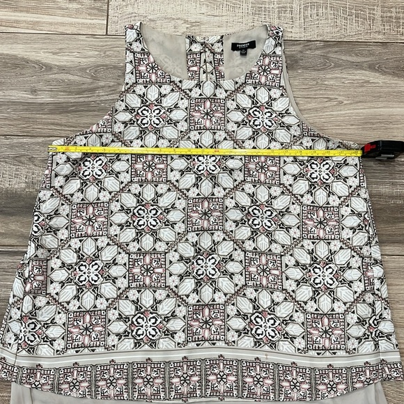 Split back Tank - Picture 5 of 11